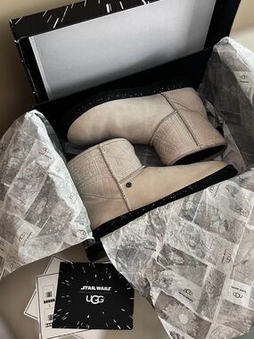 UGG Star Wars limited edition millennium classic mini “grey”